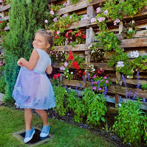 Meet your Posher, Larisa - Picture 3 of 4